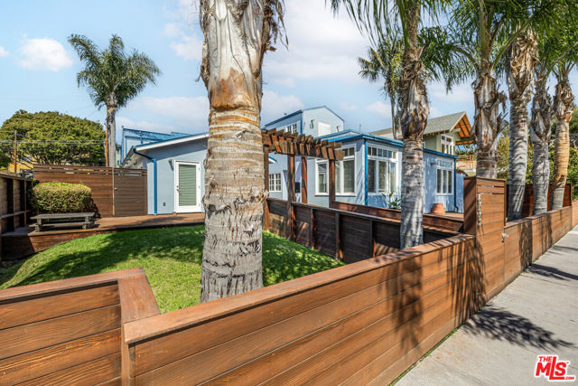 653 Marine Street photo 4