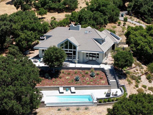 31499 Via Las Rosas, Carmel Valley CA: https://media.crmls.org/mediaz/7d894959-70fe-4610-8084-a9d7f162ae03.jpg