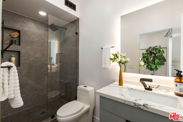 1210 N Kings Road, West Hollywood CA: https://media.crmls.org/mediaz/7d894daa-b073-4d65-a2cf-42435ed59ae7.jpg