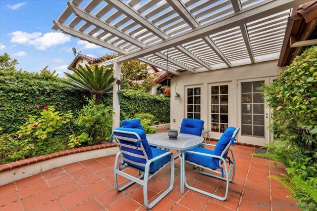 4148 Caminito Terviso, San Diego CA: https://media.crmls.org/mediaz/7d8994dd-8e8d-40c9-94c0-dd6d2d12a828.jpg