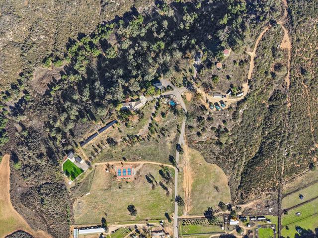 26086 Bear Valley Heights Road, Escondido CA: https://media.crmls.org/mediaz/7d8a3e06-b51d-4a9a-a023-5e5458975c7a.jpg