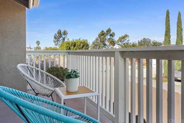Detail Gallery Image 34 of 42 For 1330 Palomar Pl #7,  Vista,  CA 92084 - 3 Beds | 2 Baths