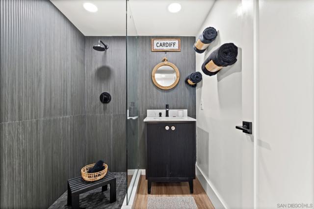 1110 Sea Village Dr, Cardiff by the Sea CA: https://media.crmls.org/mediaz/7d8a8157-8b35-45fe-b601-6c3194cdc394.jpg