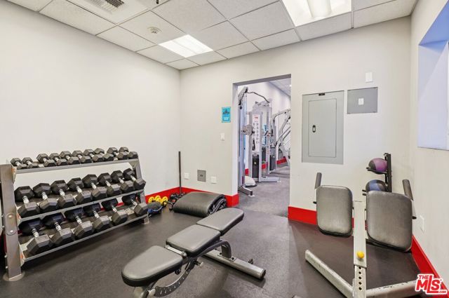 645 W 9th Street, Los Angeles CA: https://media.crmls.org/mediaz/7d8af8db-fb12-47a1-82b9-36e56c78f84b.jpg