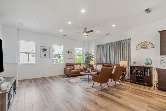 2154 Pastoral Loop, San Jose CA: https://media.crmls.org/mediaz/7d8b6ed5-6d38-4d16-8927-d1aa0fb43584.jpg