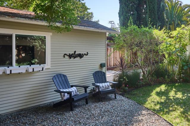 767 Calderon Avenue, Mountain View CA: https://media.crmls.org/mediaz/7d8b74eb-2896-4338-9b11-4063407a9725.jpg