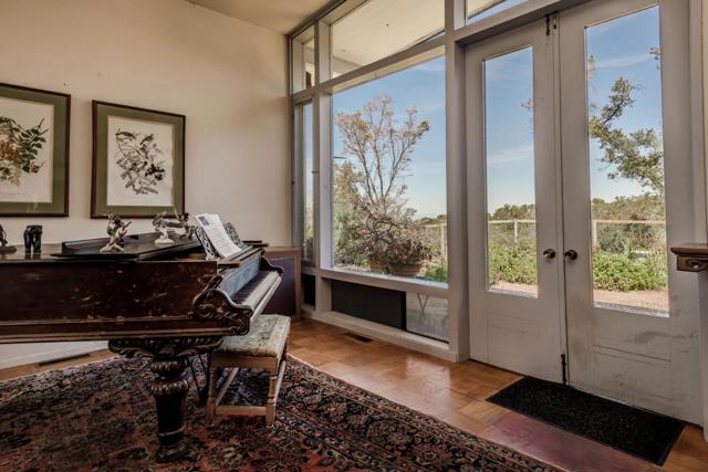 640 Los Trancos Road,  CA: https://media.crmls.org/mediaz/7d8c2e89-4338-4692-9608-0cbac2ee162f.jpg