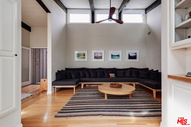 3629 Serra Road, Malibu CA: https://media.crmls.org/mediaz/7d8c5a5f-4048-44a4-bd07-02b4191b650d.jpg