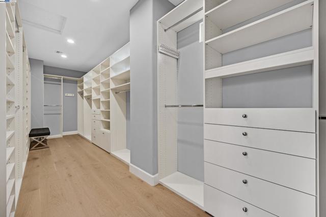 5719 Dimas Ct, Pleasanton CA: https://media.crmls.org/mediaz/7d8c8076-3f75-4ea1-a332-8a06754fcc37.jpg