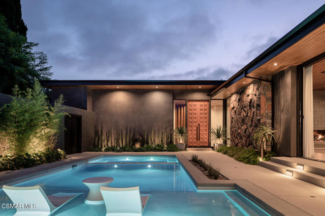 821 Emerson Street, Thousand Oaks CA: https://media.crmls.org/mediaz/7d8c8934-b180-433b-a310-6709088949d8.jpg