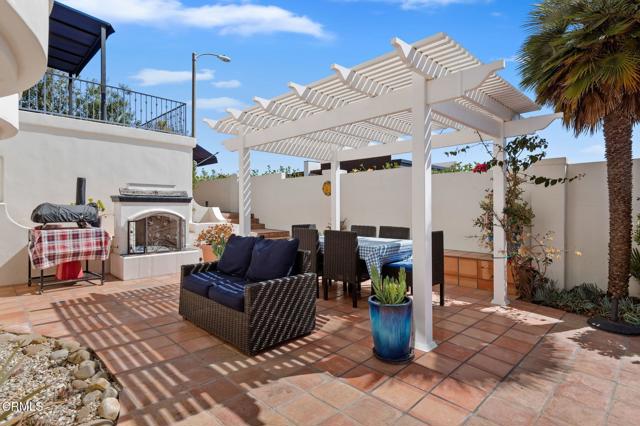 518 Lincoln Drive, Ventura CA: https://media.crmls.org/mediaz/7d8ca1f1-3209-4cbb-af36-5343a18d975b.jpg