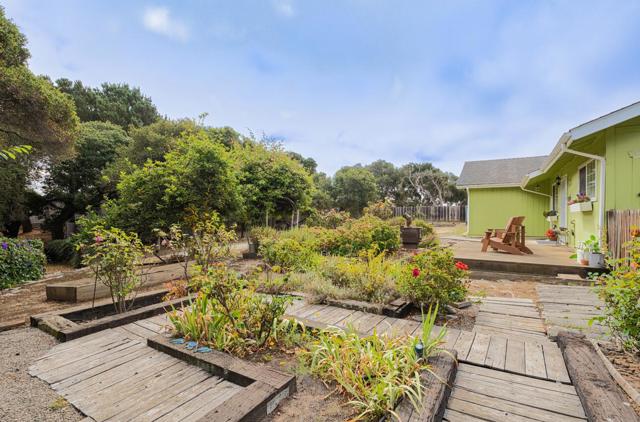 16566 Meridian Road, Salinas CA: https://media.crmls.org/mediaz/7d8cf898-7416-4b90-938a-dafdb7d258f0.jpg