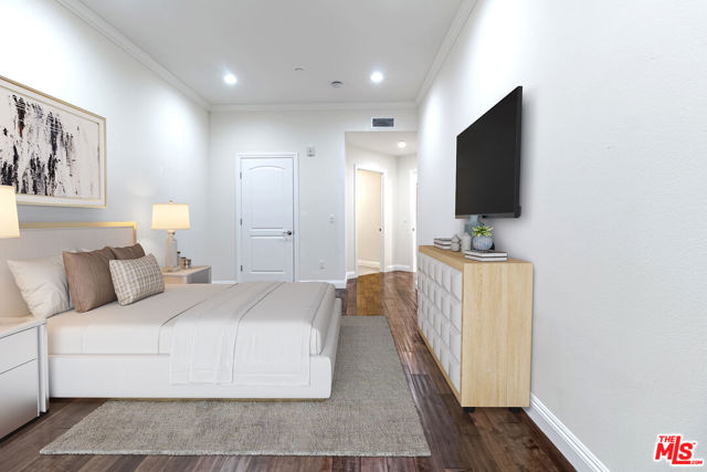 Image 3 of 25 For 4848 Wilshire Boulevard 102