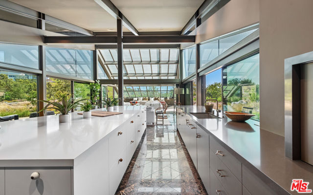5900 Bonsall Drive, Malibu CA: https://media.crmls.org/mediaz/7d8d44e8-32ab-4dc5-9792-e7abb9c550d6.jpg