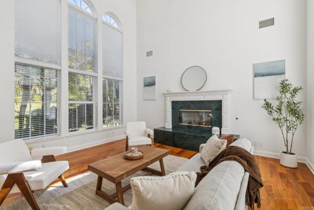 Detail Gallery Image 5 of 48 For 2535 San Clemente Ave, Vista,  CA 92084 - 4 Beds | 4 Baths