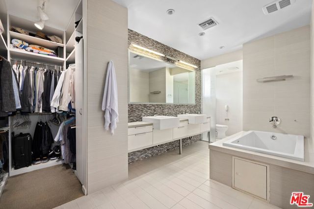 1100 Alta Loma Road, West Hollywood CA: https://media.crmls.org/mediaz/7d8d92bc-a3ad-44c4-abca-32eb819a1c1d.jpg