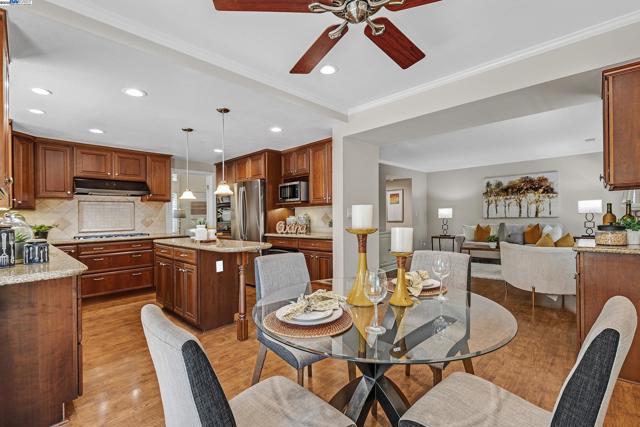 7777 Crossridge Rd, Dublin CA: https://media.crmls.org/mediaz/7d8dc933-db12-4e84-b112-39f765f41f9b.jpg