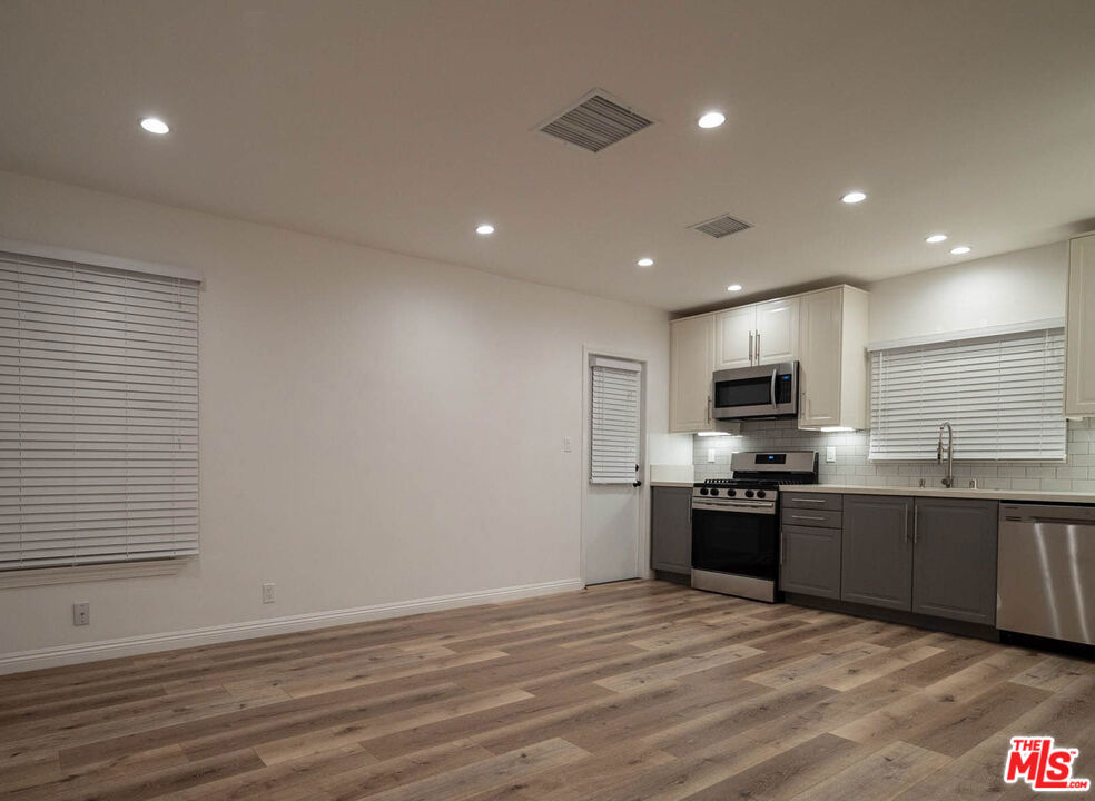 4274 Elenda Street #4274