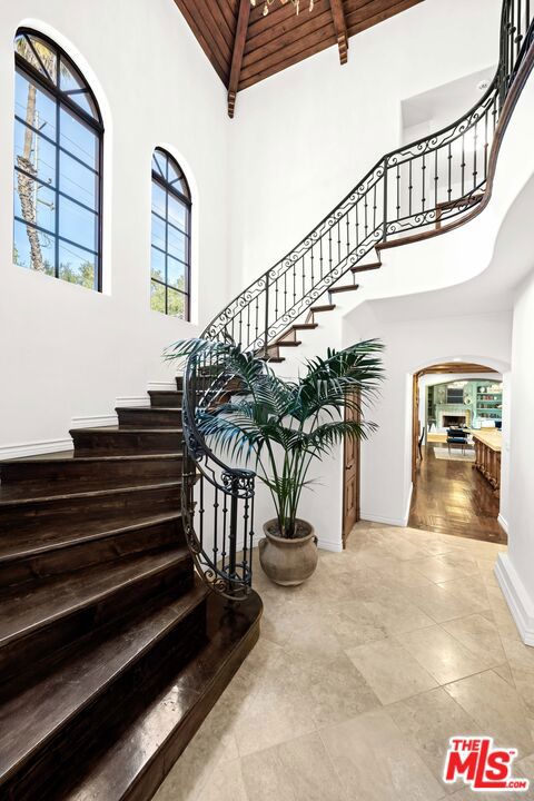2347 E Valley Road, Santa Barbara CA: https://media.crmls.org/mediaz/7d8e5367-1cd4-40c9-b2a6-f71fac220006.jpg