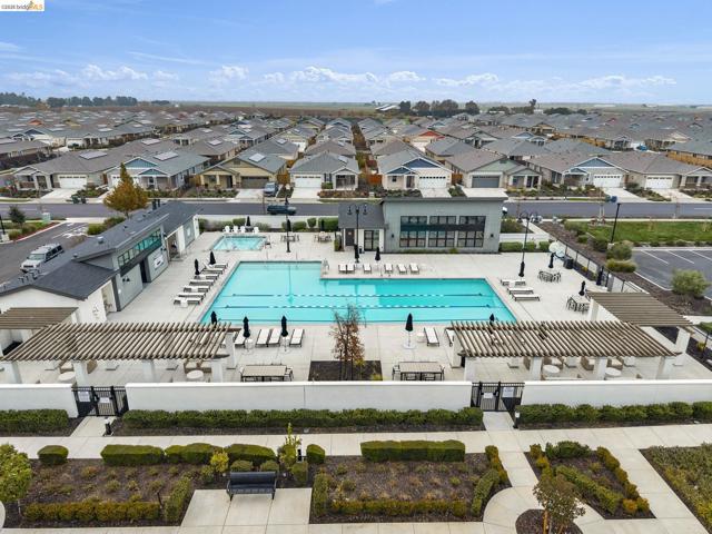 2087 Stars Dr, Rio Vista CA: https://media.crmls.org/mediaz/7d8ece58-ecda-40df-ac99-2b2ee062eea1.jpg