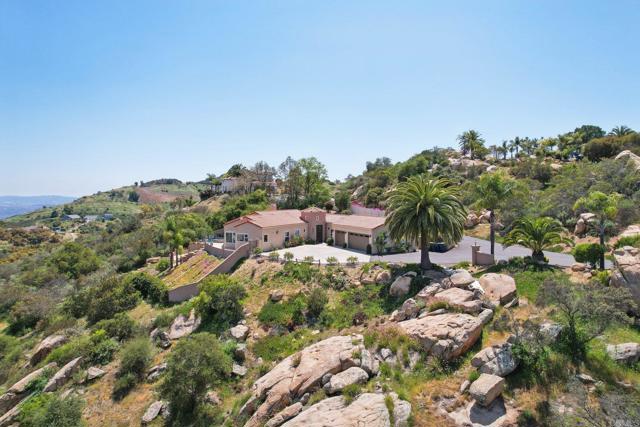 944 Rainbow Crest Road, Fallbrook CA: https://media.crmls.org/mediaz/7d8f6d5c-824d-404e-bc31-4097999ae635.jpg