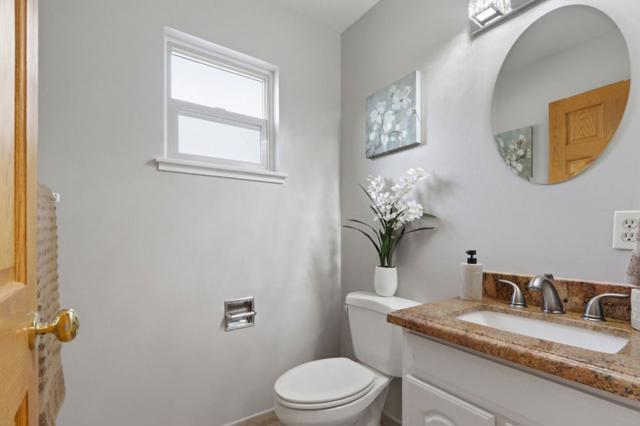 12387 Stonebrook Drive, Los Altos Hills CA: https://media.crmls.org/mediaz/7d8fd56c-e8cb-4d0f-b8d4-03596db7b320.jpg