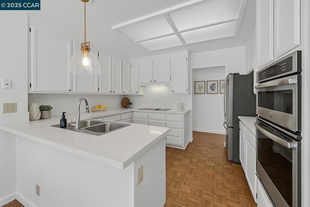 205 Kingswood Ct, Danville CA: https://media.crmls.org/mediaz/7d8ff7f7-4748-4da9-a79c-a038607b3911.jpg