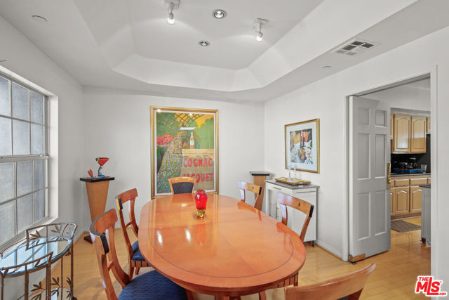 2025 S Beverly Glen Boulevard, Los Angeles CA: https://media.crmls.org/mediaz/7d90500f-d1d3-49c1-ac07-059586b680c7.jpg