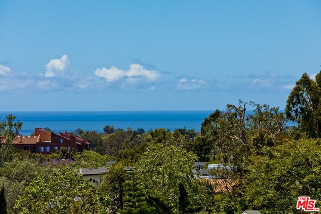 Drew Fenton | 14930 Mc Kendree Avenue Pacific Palisades CA | MLS: 7078693