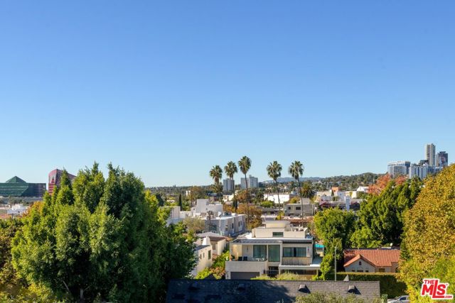 949 N Kings Road, West Hollywood CA: https://media.crmls.org/mediaz/7d911c46-3114-431a-8dce-0c479368be09.jpg