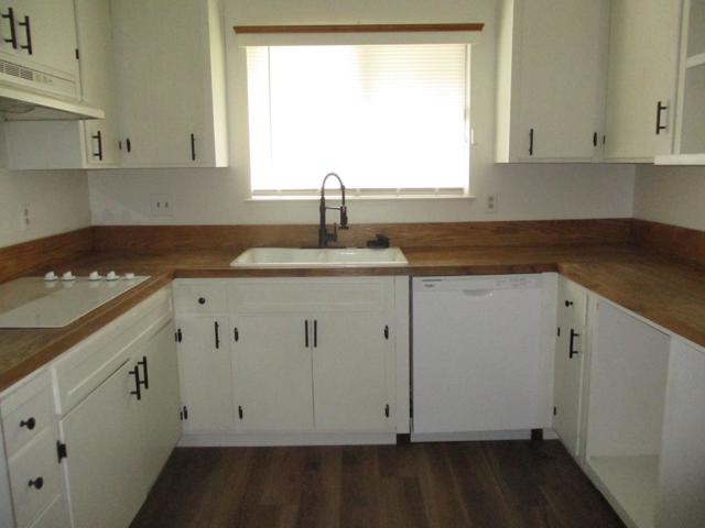 8401 La Alondra Way, Gilroy CA: https://media.crmls.org/mediaz/7d91c6f5-3296-4a40-9645-ac3107db9ea6.jpg