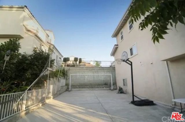121 E Graves Avenue, Monterey Park CA: https://media.crmls.org/mediaz/7d91e3b6-190b-415d-b8b9-7db89d08027d.jpg