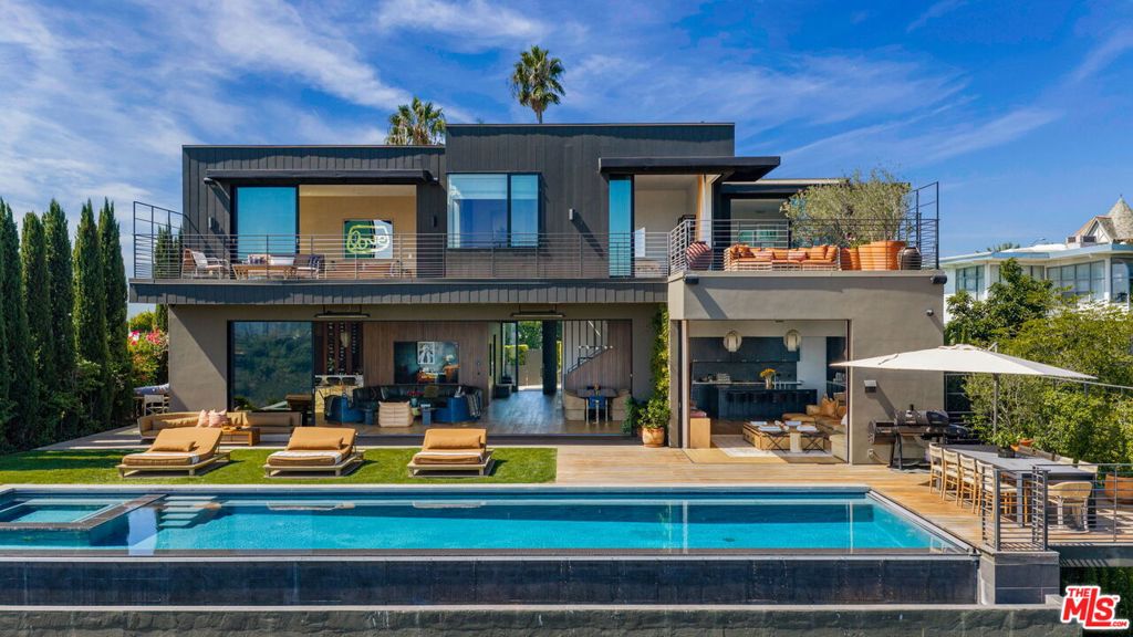 1030 Somera Road — Contemporary