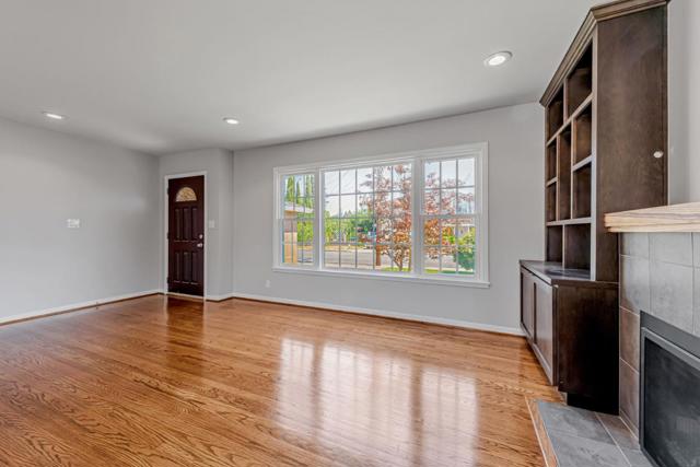 520 Topaz Street, Redwood City CA: https://media.crmls.org/mediaz/7d929c98-b260-4ae5-9d53-3948b117ae63.jpg