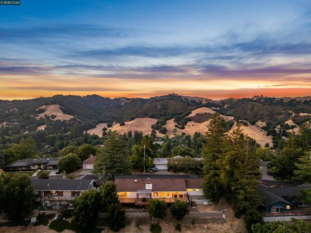 3803 Quail Ridge Road, Lafayette CA: https://media.crmls.org/mediaz/7d92a8a8-a04d-46c4-ab0a-2bc880afab89.jpg