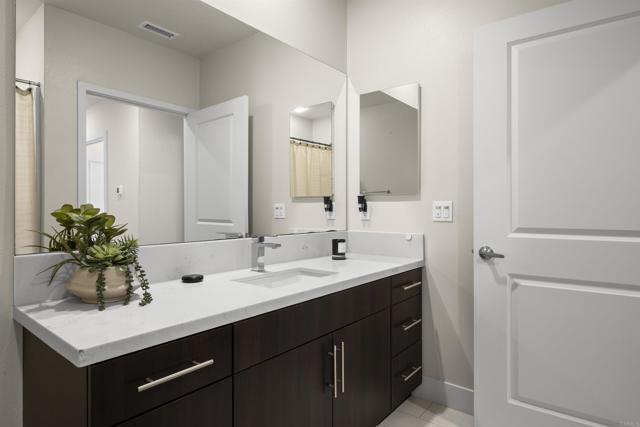 Detail Gallery Image 27 of 50 For 2049 Bravo Loop #6,  Chula Vista,  CA 91915 - 3 Beds | 3 Baths