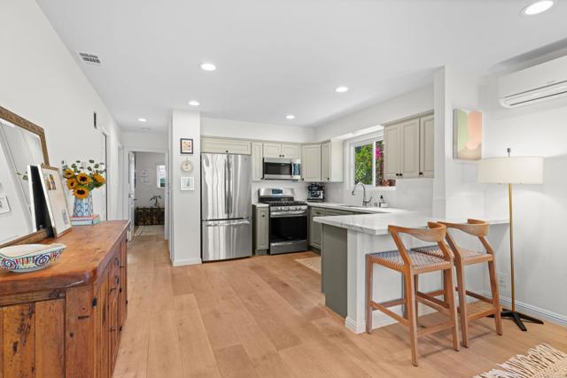 Detail Gallery Image 8 of 34 For 234 Delphinium St, Encinitas,  CA 92024 - 2 Beds | 2 Baths