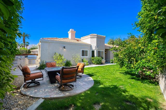 48205 Vista De Nopal, La Quinta CA: https://media.crmls.org/mediaz/7d938e02-1881-4593-a628-df768f6fea30.jpg