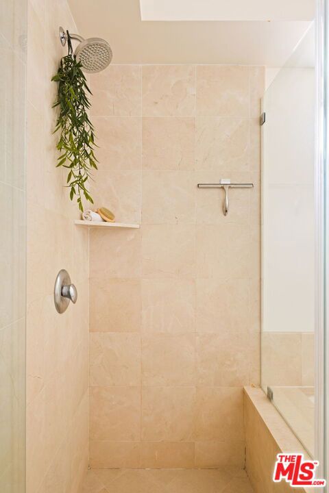 325 Arnaz Drive, Los Angeles CA: https://media.crmls.org/mediaz/7d947e9d-50a6-4f42-9adc-12052dd2a812.jpg