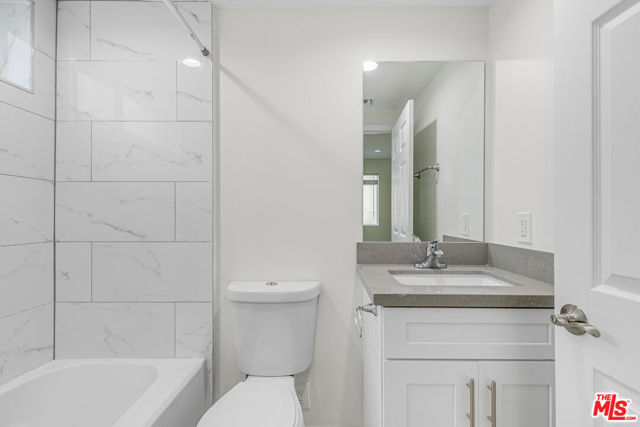 1409 N Hobart Boulevard, Los Angeles CA: https://media.crmls.org/mediaz/7d94e197-1409-4295-aeb8-bf4e28cda149.jpg