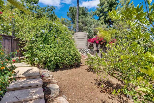 2106 Laura Dr, Escondido CA: https://media.crmls.org/mediaz/7d94f477-1773-463b-a123-a47d01502f10.jpg