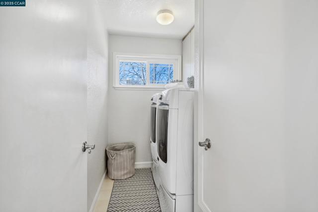 3094 Lakemont Dr, San Ramon CA: https://media.crmls.org/mediaz/7d95cdb0-8d11-4d4e-834d-6d924e1cfc6e.jpg