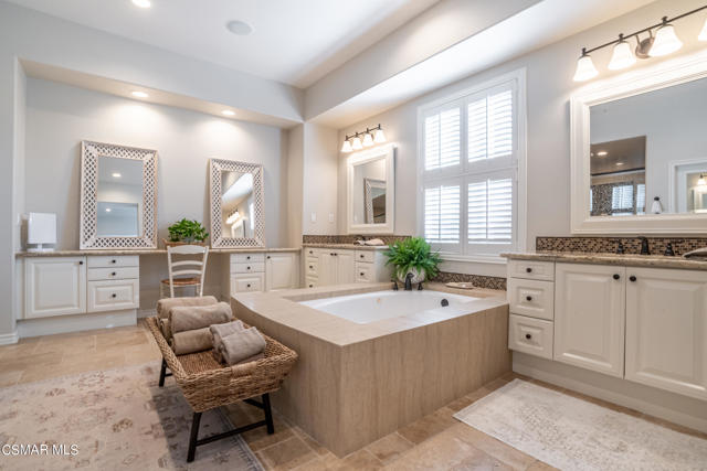 18 Master Bath