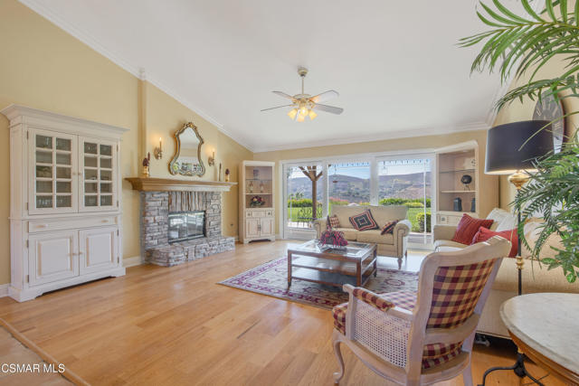 12490 Ridge Drive, Santa Rosa CA: https://media.crmls.org/mediaz/7d9640d9-f696-47a6-a4ca-a44d86e84f53.jpg