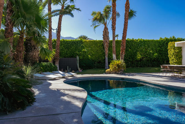 503 E Laurel Circle, Palm Springs, CA 92262
