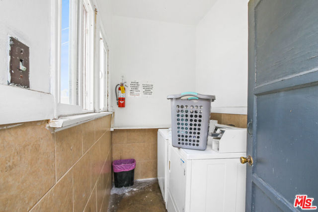3601 Los Flores Boulevard, Lynwood CA: https://media.crmls.org/mediaz/7d96b29f-7037-4739-9c6b-3aae783f5a32.jpg