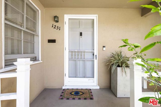 1231 Devon Avenue, Los Angeles CA: https://media.crmls.org/mediaz/7d96c247-2c98-49d1-8cd1-c83368239fd3.jpg