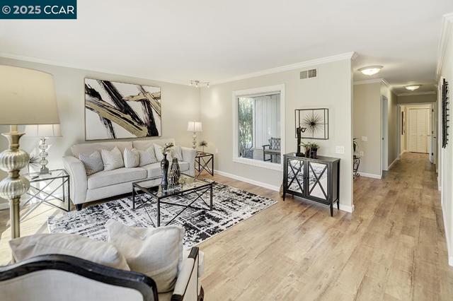 2424 Tice Creek Dr., Walnut Creek CA: https://media.crmls.org/mediaz/7d9764a4-9f2b-4a41-b27e-d28fa7bddb45.jpg