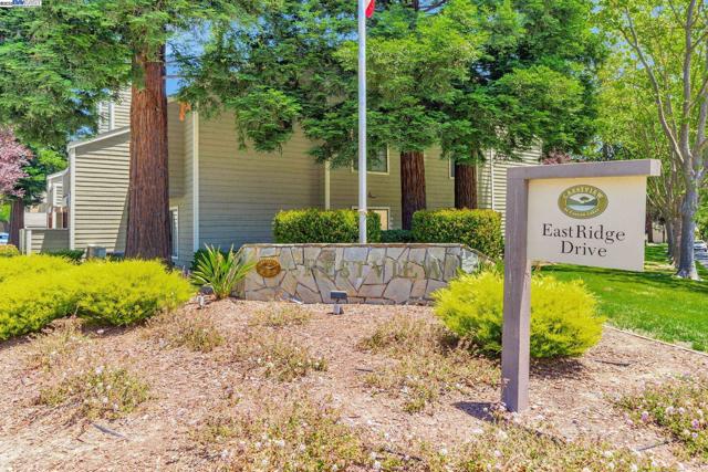 383 Eastridge Dr, San Ramon CA: https://media.crmls.org/mediaz/7d977289-6f32-44e9-9a1d-23678200df06.jpg