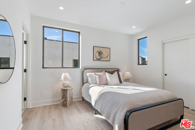 1320 W Cannon Drive, Los Angeles CA: https://media.crmls.org/mediaz/7d987068-01d8-4fbd-928f-7cfba0413eda.jpg